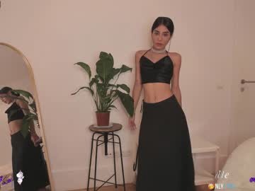 girl veroniqe_lounge image #1782418