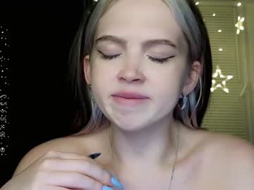 girl small_blondee image #5652419