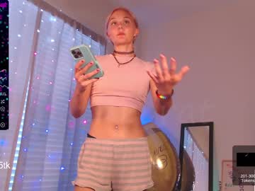 girl petitebrat image #4962548