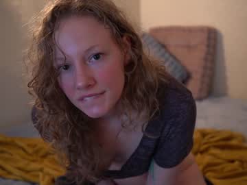 girl sistinehashands image #3888147