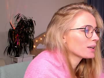 girl linellali image #2657054