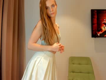 girl carolynsveronica image #4995338