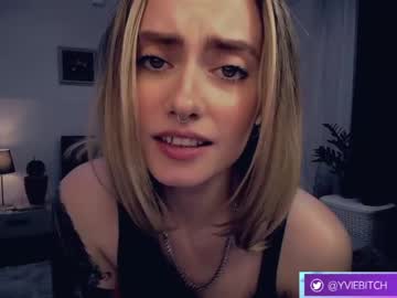 girl _yvie_ image #4682076