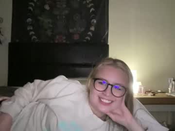 girl sarahmartin420 image #4693822