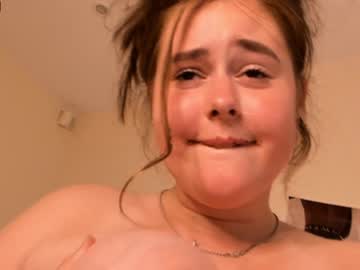 girl emilia_me image #2052096