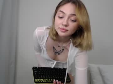 girl adelewilson__ image #4549498