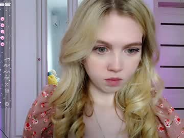 girl small_blondee image #3788297