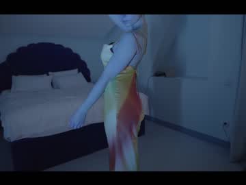 girl chillwithkira image #1572465