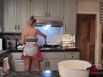 girl phoenix_taylor image #6574363