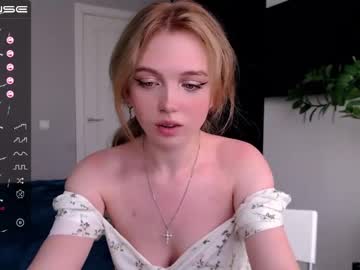 girl small_blondee image #1910220