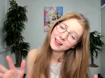 girl avis_ryan image #1046335