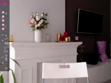 girl small_blondee image #1850534