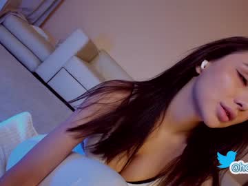 girl hollyextra image #3267152