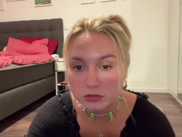 girl sarahsapling image #5378454