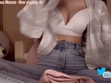 girl hollyextra image #847759