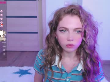 girl small_blondee image #3080732