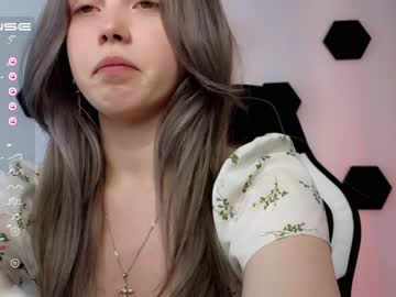 girl small_blondee image #4487397