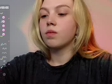 girl small_blondee image #4480297