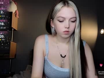 girl small_blondee image #5599557