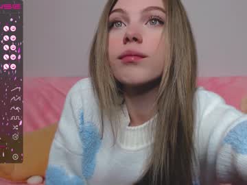 girl small_blondee image #2993685