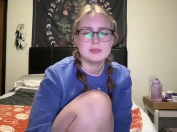 girl sarahmartin420 image #4697613