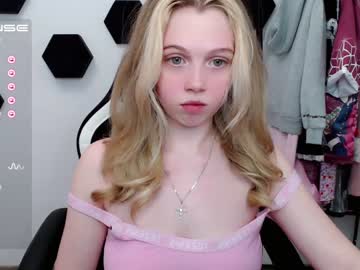 girl small_blondee image #4295320