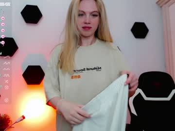 girl small_blondee image #3858185