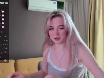 girl small_blondee image #1614410