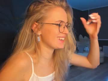 girl linellali image #2956791