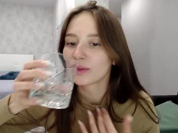 girl _hey_siri_ image #2498637