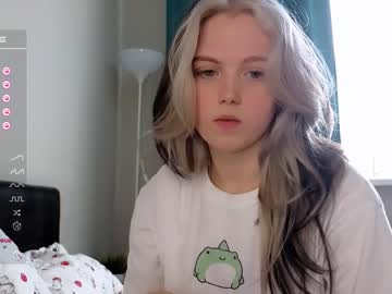 girl small_blondee image #5361642