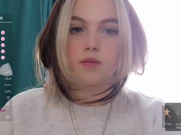 girl small_blondee image #5397694