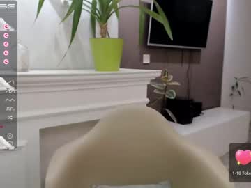 girl small_blondee image #2091156