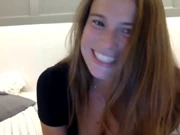 girl carolinakiss14 image #2444315