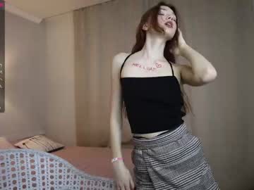 girl _guesswhat_ image #1118999