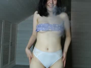 girl dreaming_lola image #2208190