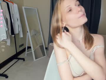 maidagentile sex webcam