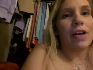 girl lookatthese00 image #6953866