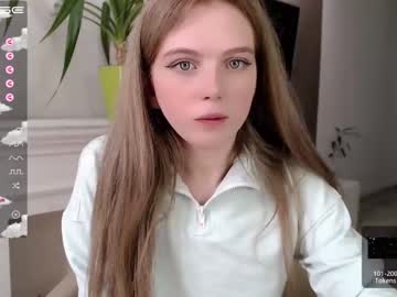 girl small_blondee image #2094004