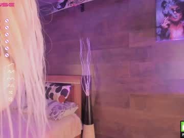 girl yolandabertha image #3703170