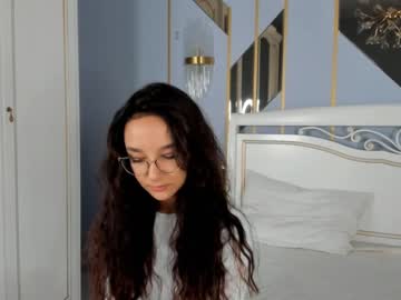 girl dorisbuss image #6831402
