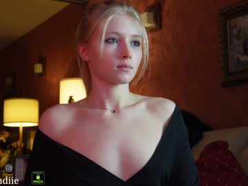 girl bestblondiiecb image #5961389