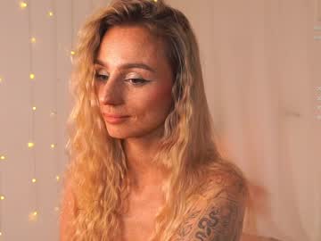 girl artease image #5951711