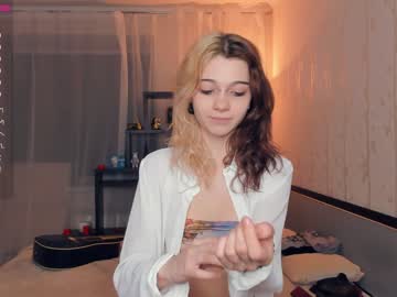 girl deliaderrick image #6083661