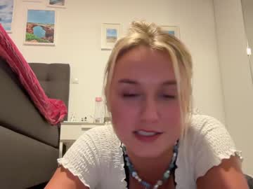 girl sarahsapling image #5384757