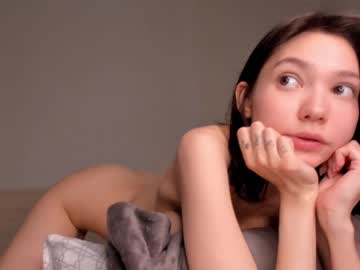 girl bzzzme image #4681470