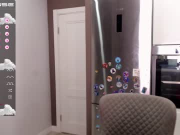 girl small_blondee image #2506762