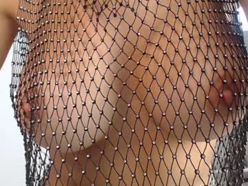 girl eat_mee_out image #3011912