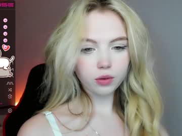 girl small_blondee image #3702932