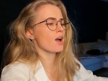 girl linellali image #2883366